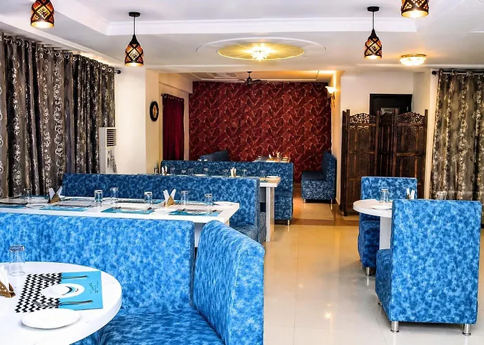Goyal Hotelirs - Hotel Tara Palace Near Tajmahal East Gate, Agra