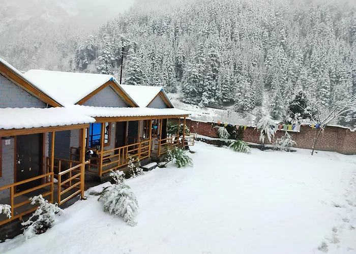 Lee Garden Himalayan Wooden Cottage Kasol