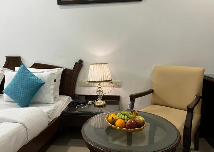 Hotel Chanchal Deluxe -A Unit Of Nihar Hotels-Just 2 Minutes Walking Distance From New Delhi Railway Station