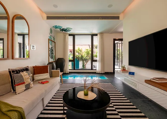 The Meredian Villa A By Tisyastays