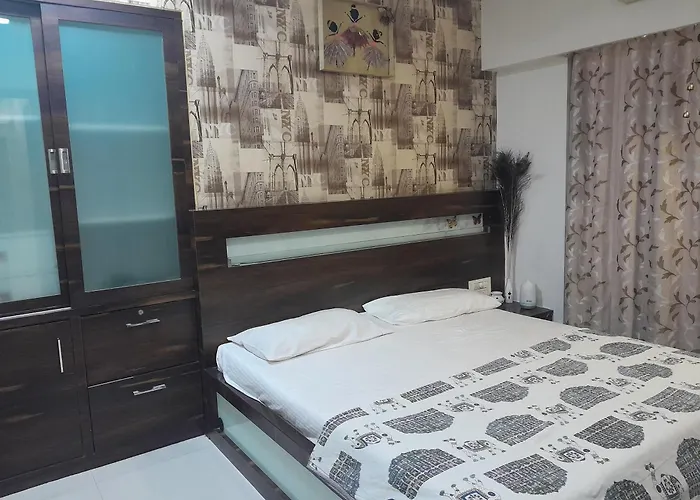 Aaryastays Centrally Located 3Bhk With Premium Interiors