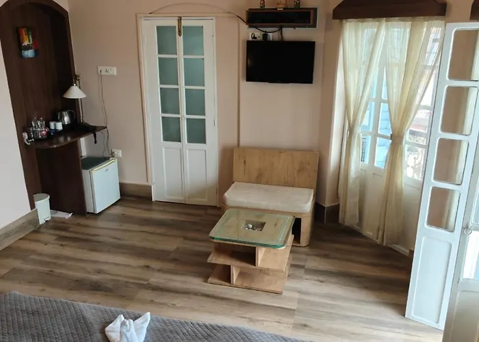 Shiva Ganges View Guest House