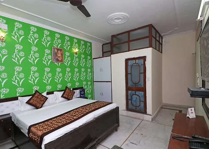 Collection O Shri Ana Hotel