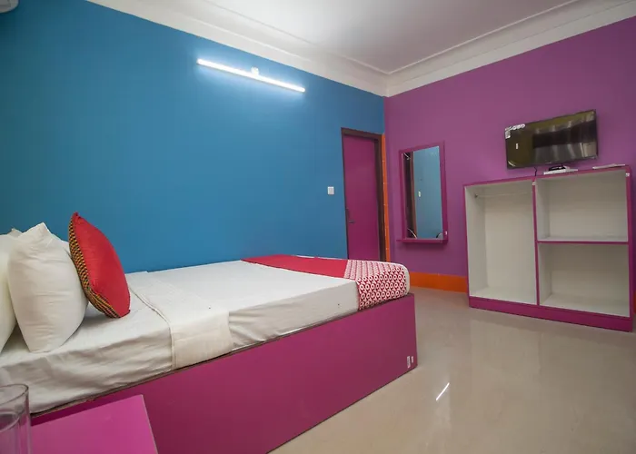 Collection O Relax Hotel