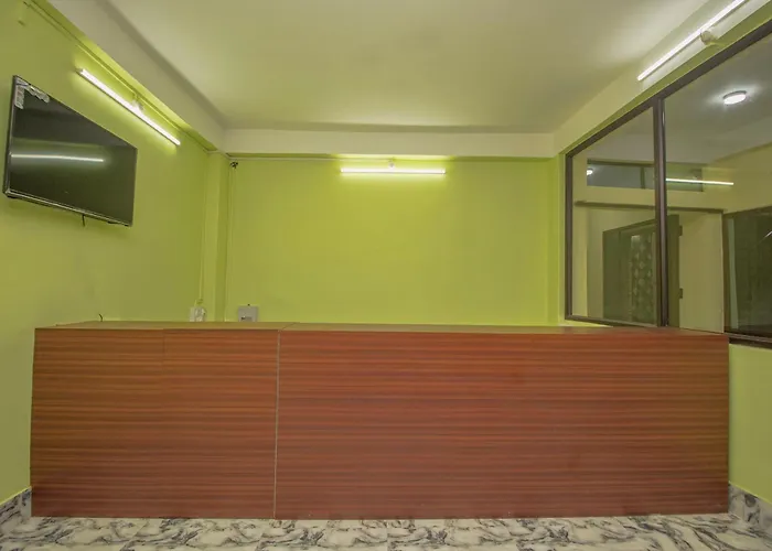Collection O Relax Hotel