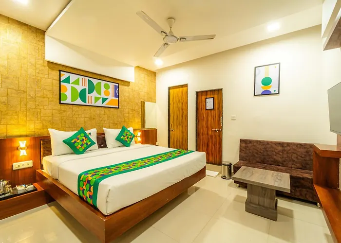 Fabhotel Ten Eleven Grand