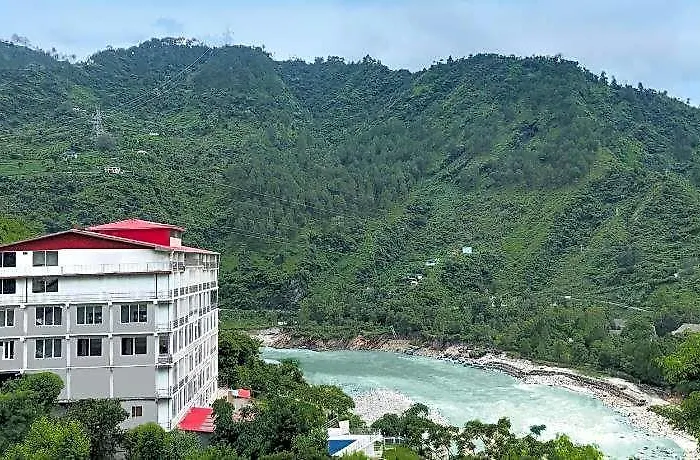 Spt Clarks Inn Suites, Mandi