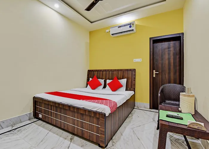 Hotel O Royal Palace