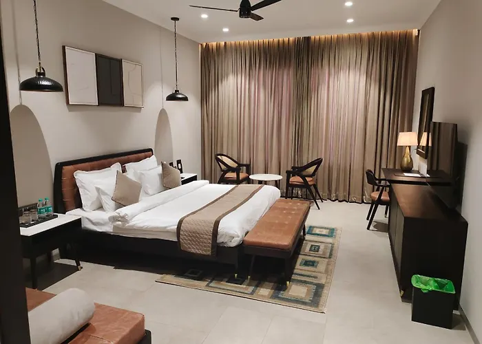 Maira Resort And Convention Centre Raipur 