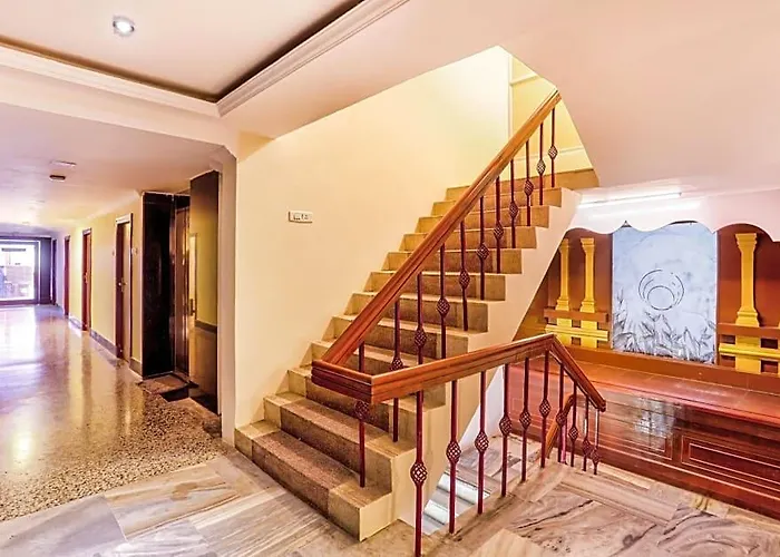 Oyo Flagship 30746 Hotel Sakthi Park