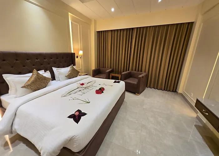 Hotel Regal Club And Resort