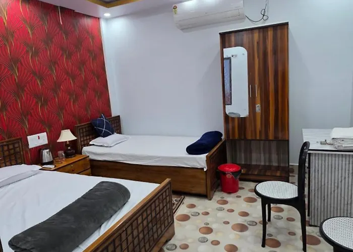 Meera Hotel And Lodging