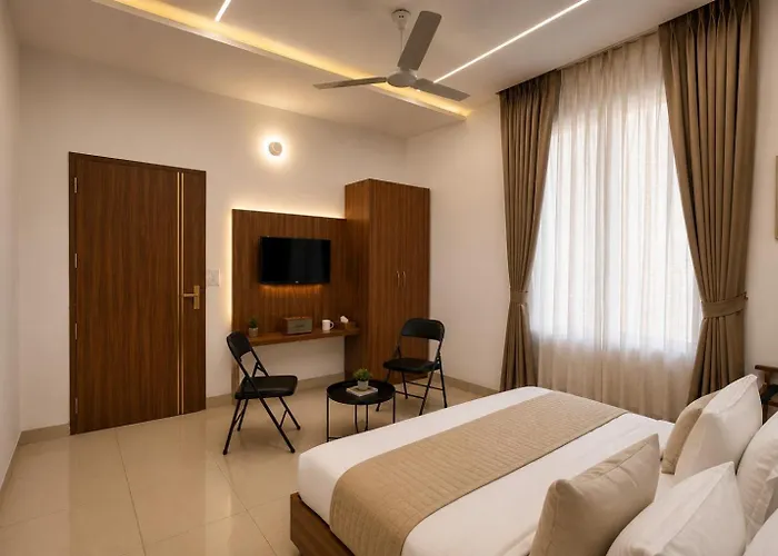 Hotel Amaltas Nayagaon Near Pgi & Pec College