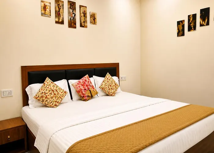 Hotel Brij Vaas - Located Near Major Temples #Ac Rooms #Peaceful Location #Near Prem Mandir