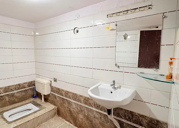 Hotel 5 Star Yatri Vishram Dormitory And Rooms