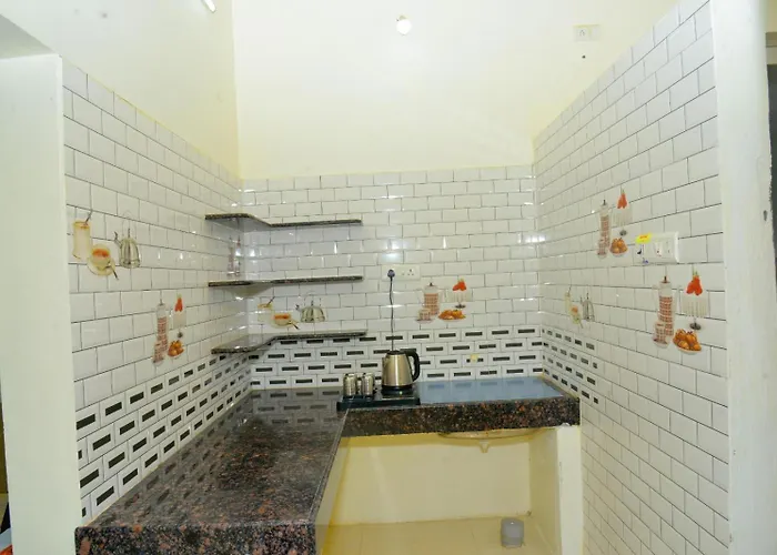 Arun Lodge And Cottage Near Thiruchendur