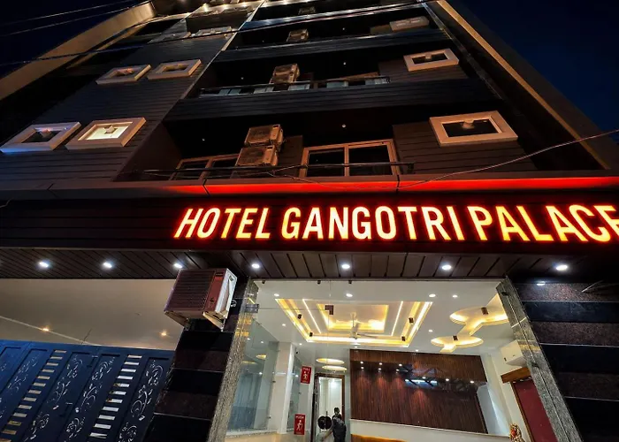 Sitara Premium Gangotri Palace, 1Km Distance From New Glass Bridge - Tapovan #Privateparking