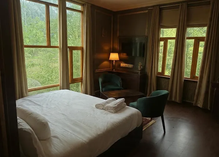 Forest Grandeur Resort