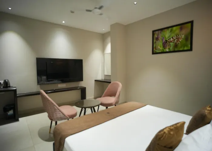 Starvick Banquet & Rooms