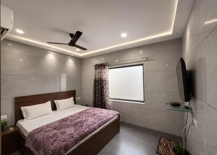 Crown Guest House