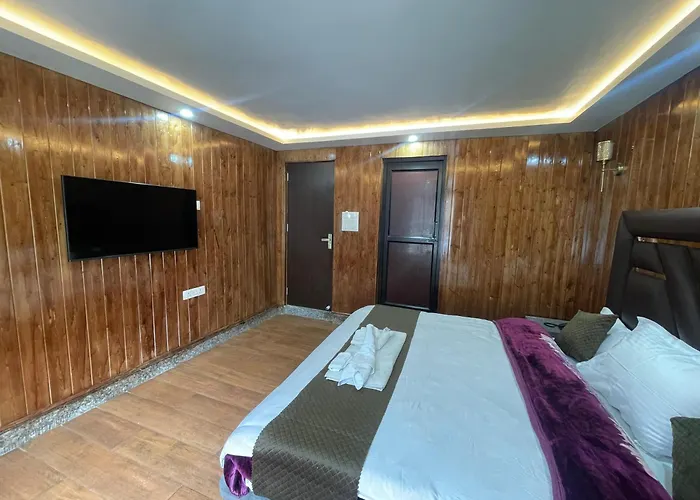 Hotel Sounsar And Restaurant