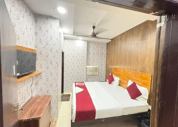 Hotel Golden Stay 2 Mints Walking From Rajendra Nagar Metro Station