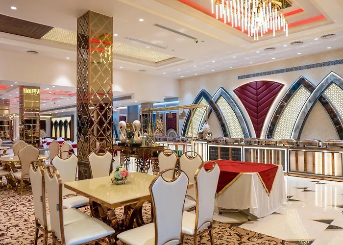 Fun Square Hotel