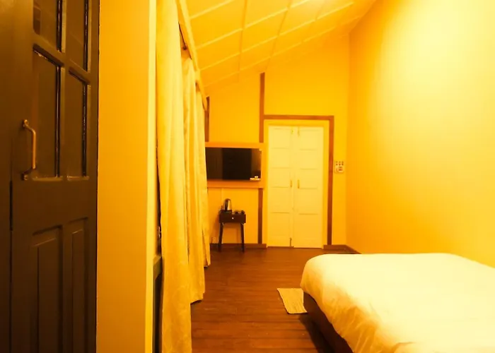 Colonial 44