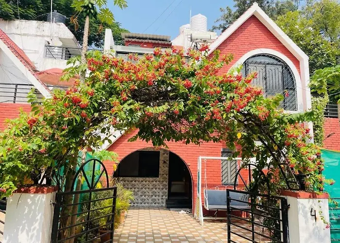 Livhub Hostel - Viman Nagar - A Luxurious Bungalow