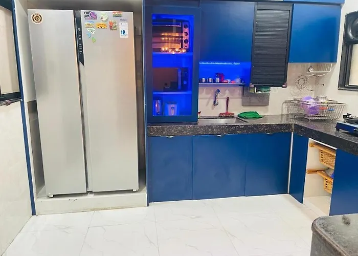 Livhub Hostel - Viman Nagar - A Luxurious Bungalow