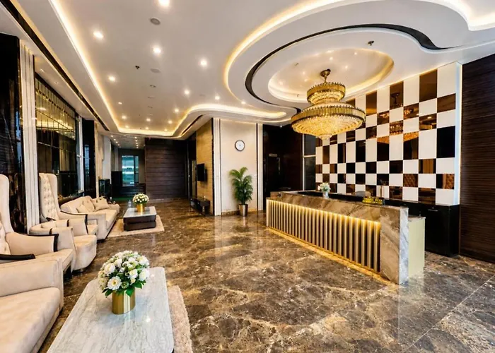 The Bay Suites - Sea Beach Front Hotel - Rooftop Infinity Pool - Balcony & Sea View In All Rooms - New Marine Drive Road - Complimentary Breakfast