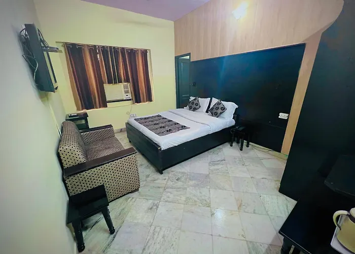 Gaurav Boarding House