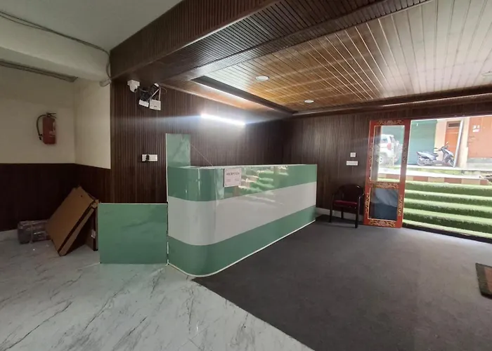 Lho-Men Residency