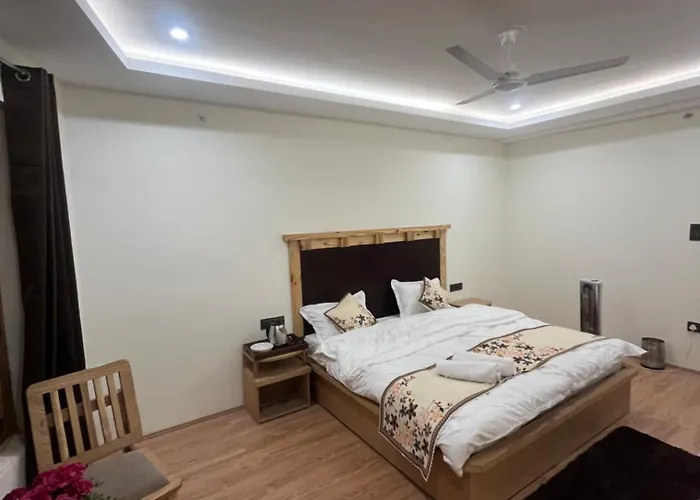 Snow Den Hostel