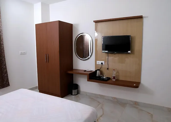 Hotel Maurya Greens