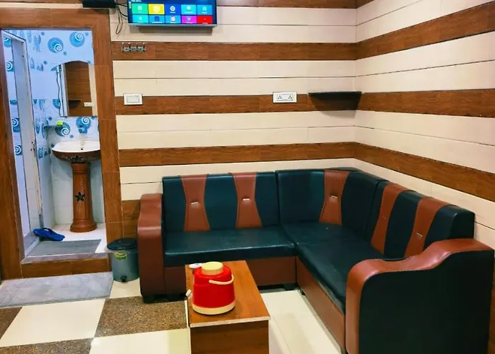 Chirag Guest House