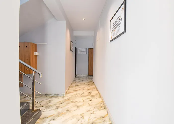 Fabhotel Ojas Inn