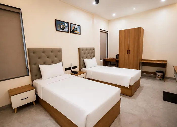 Chintamani Banquets & Suites