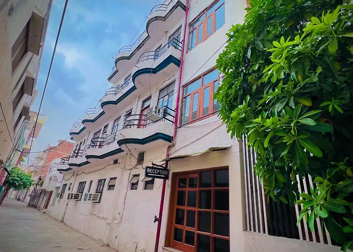 Gaurav Boarding House