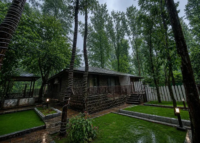 Savali 2Bhk Villa, Bhor,Pool, Nature Stay, Kayaking & Bonfire ,Barbecue & Family Getaway ,Resort