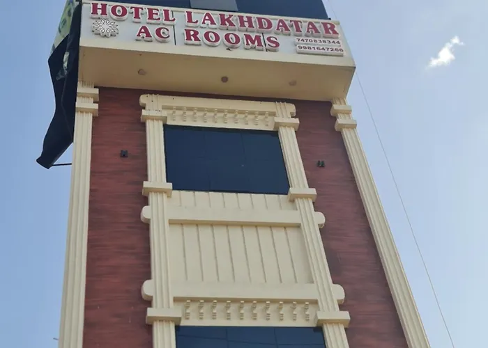 Lakhdatar Hotel And Restaurant