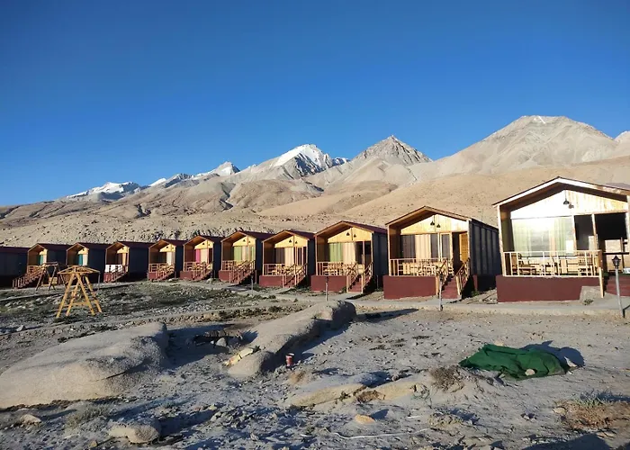 Falcon'S Cottages