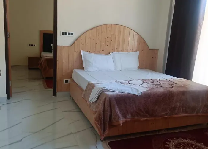 Hotel Turi & Punjabi Restaurant