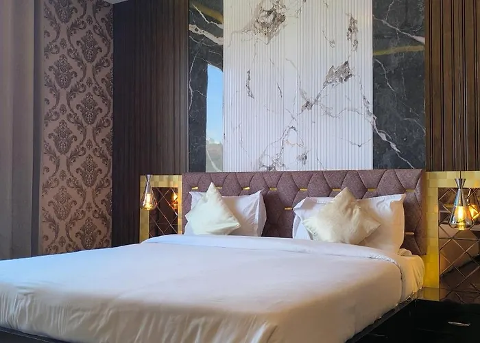 Pds Hotel And Restaurant