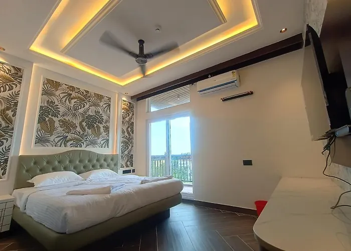 Hotel J Vin Palace