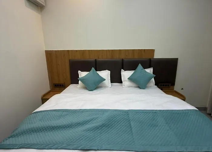 Hotel Kanta Kuteer Barsana