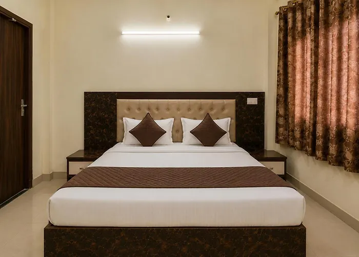 Hotel Galaxia Inn Near PEC College
