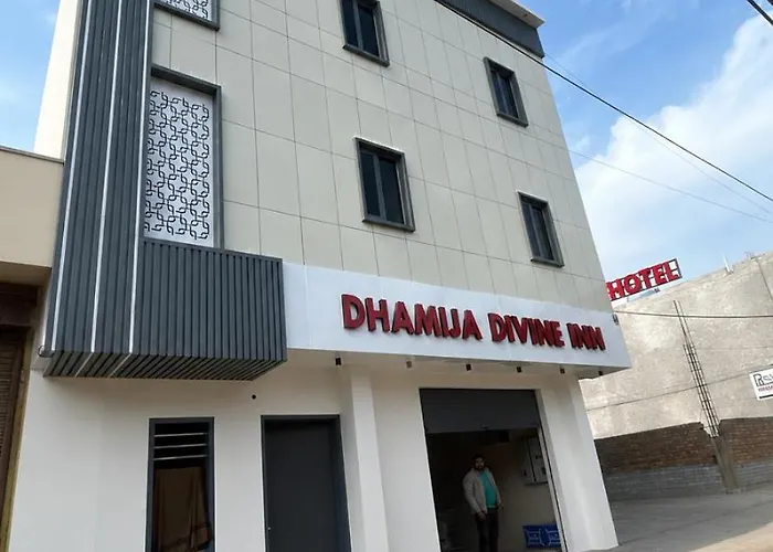 Hotel Dhamija Divine Inn Sirsa
