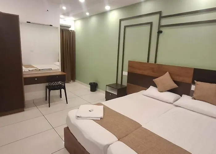 Aashi'S Inn
