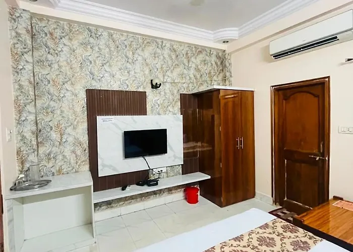 Hotel Natraj Palace